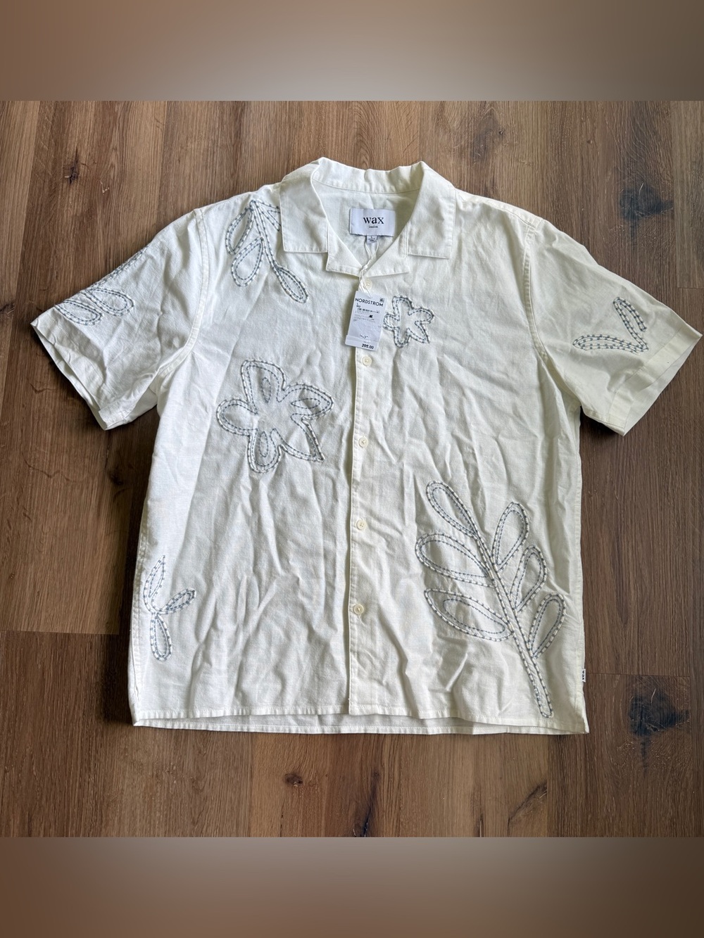 NWT- Wax  London Men's White Embroidered Camp Shirt (Large)